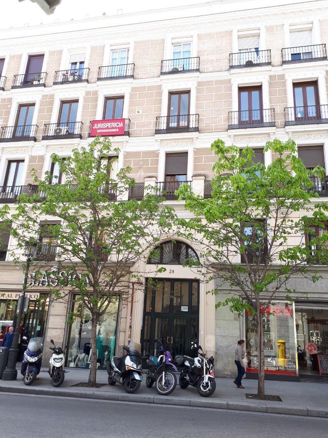 Hostal Pacios Madrid Exterior photo
