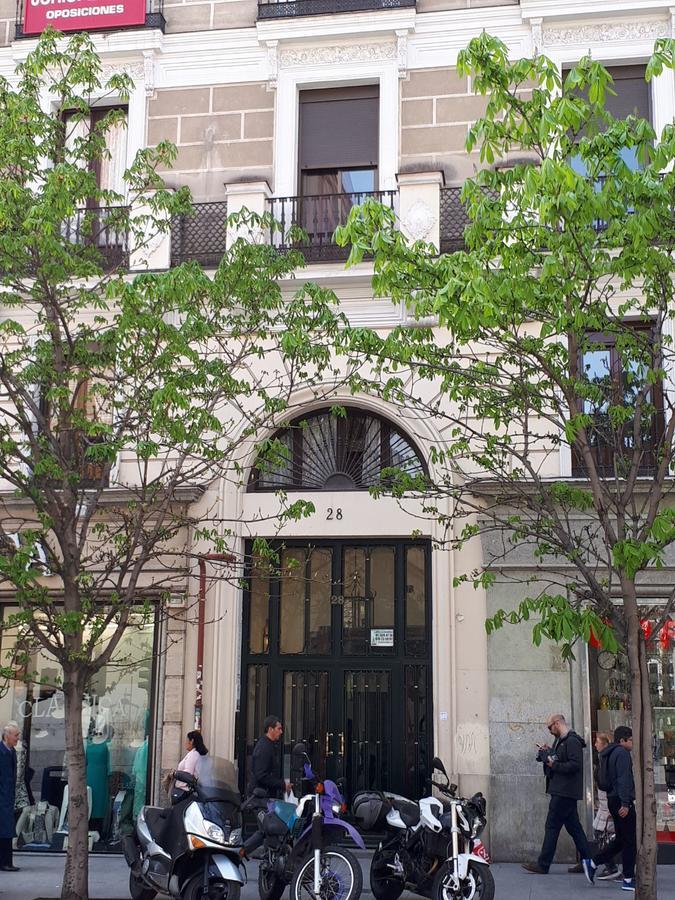 Hostal Pacios Madrid Exterior photo