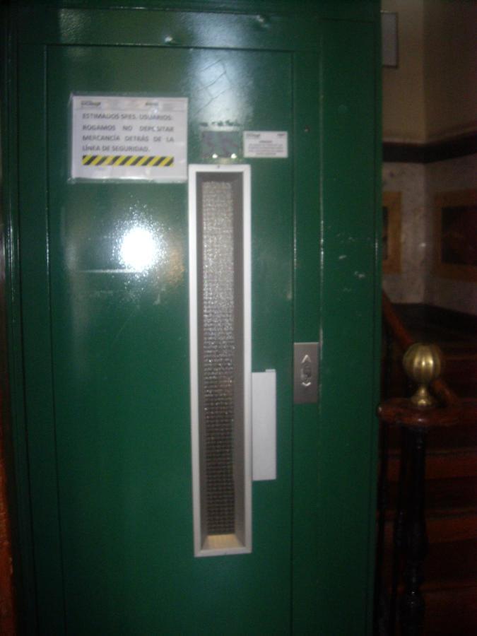 Hostal Pacios Madrid Exterior photo